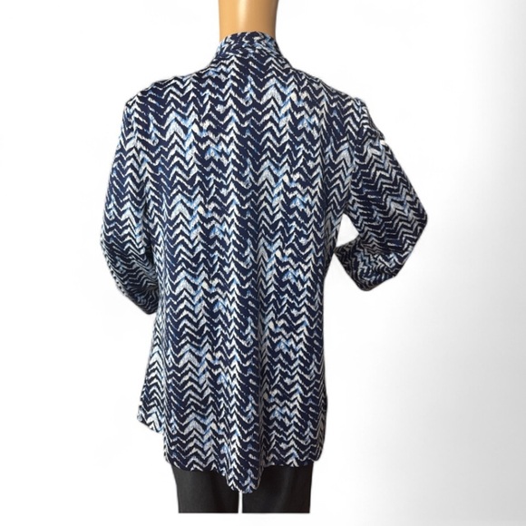 Cato Blue and White Chevron Cardigan Size Large - Picture 3 of 5